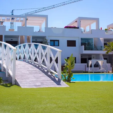 Beautiful Condo In Laguna Beach Resort Overlooking Laguna Rosa In Torrevieja With 2 Bedrooms And 2 Bathrooms Exterior photo