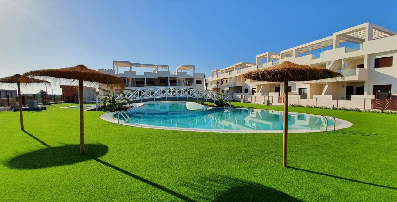 Beautiful In Laguna Overlooking Laguna Rosa In With 2 Bedrooms And 2 Bathrooms Torrevieja